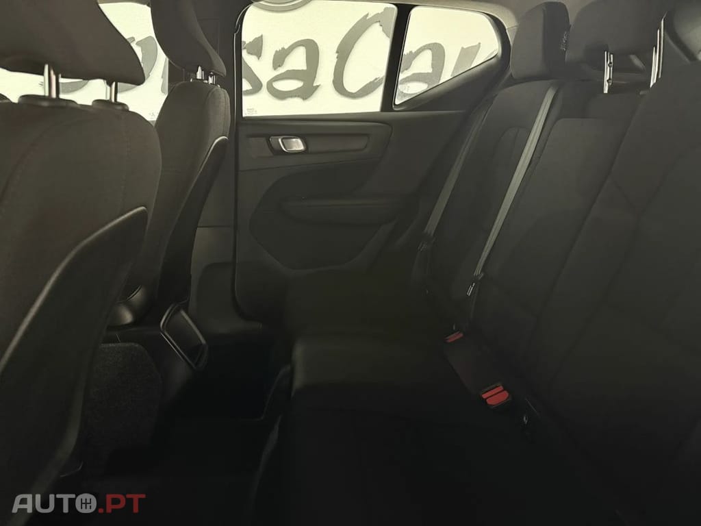 Volvo XC40 1.5 T2 Momentum Plus