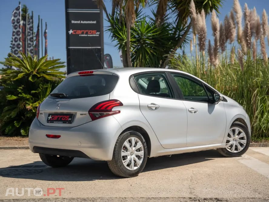 Peugeot 208 1.2 PureTech Signature