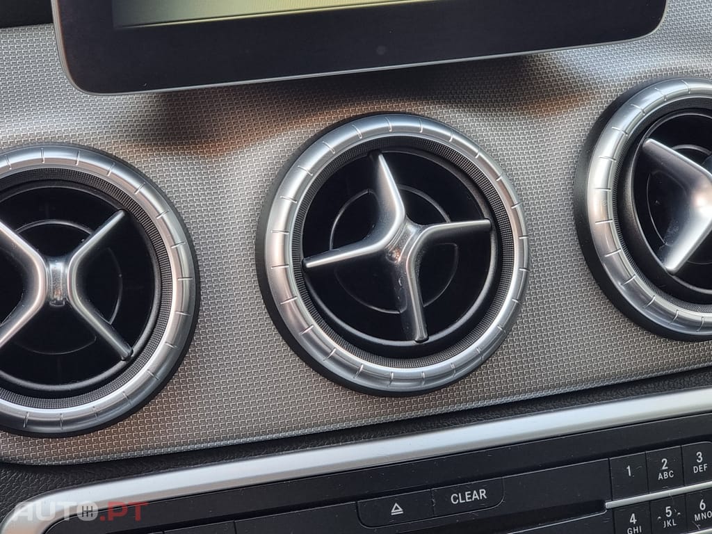 Mercedes-Benz CLA 180 d