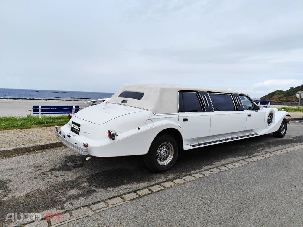 Lincoln Town Car Excalibur