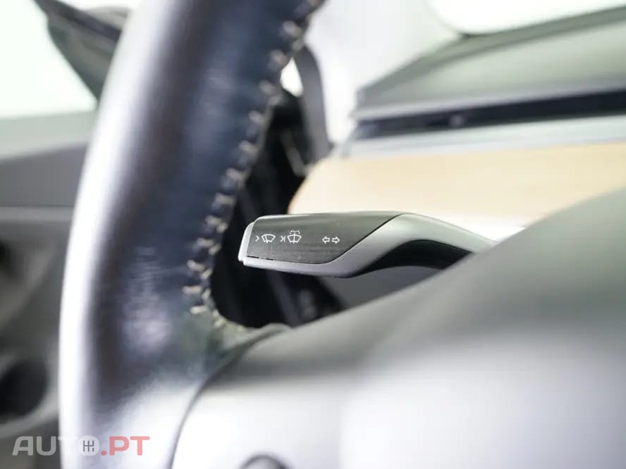 Tesla Model 3 Standard Range Plus RWD