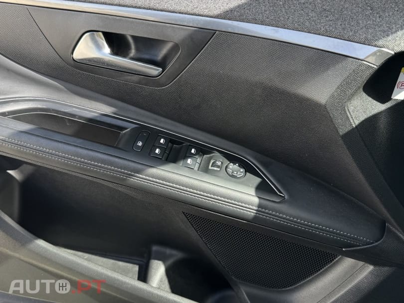 Peugeot 5008 1.2 PureTech Allure Pack
