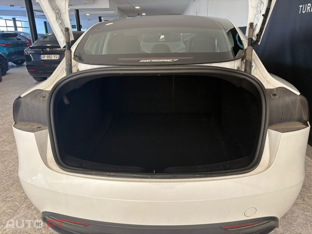 Tesla Model 3 Tração Traseira