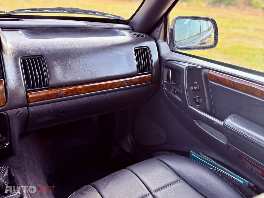 Jeep Grand Cherokee 2.5 TD Official