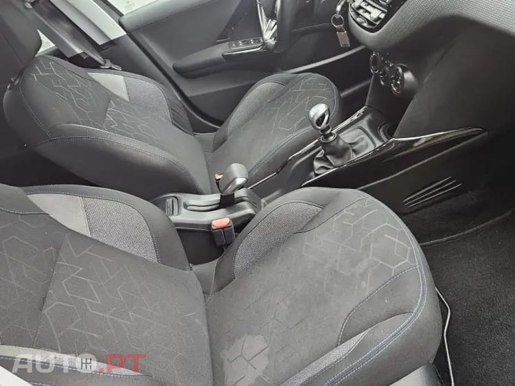 Peugeot 2008 1.2 PureTech Signature