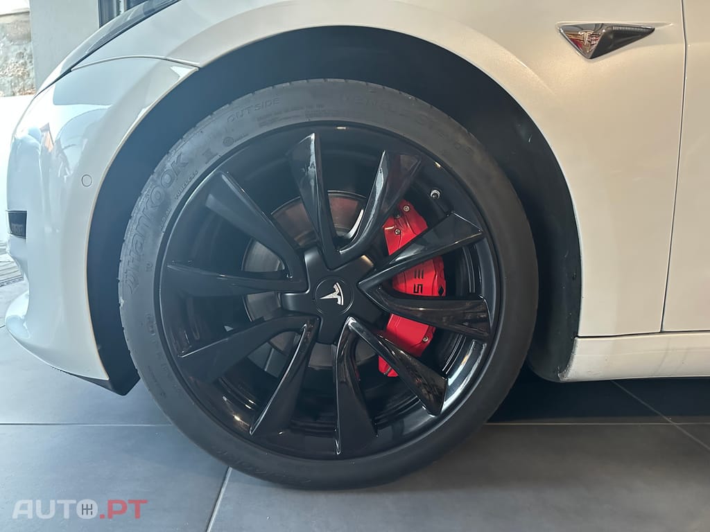 Tesla Model 3 RWD
