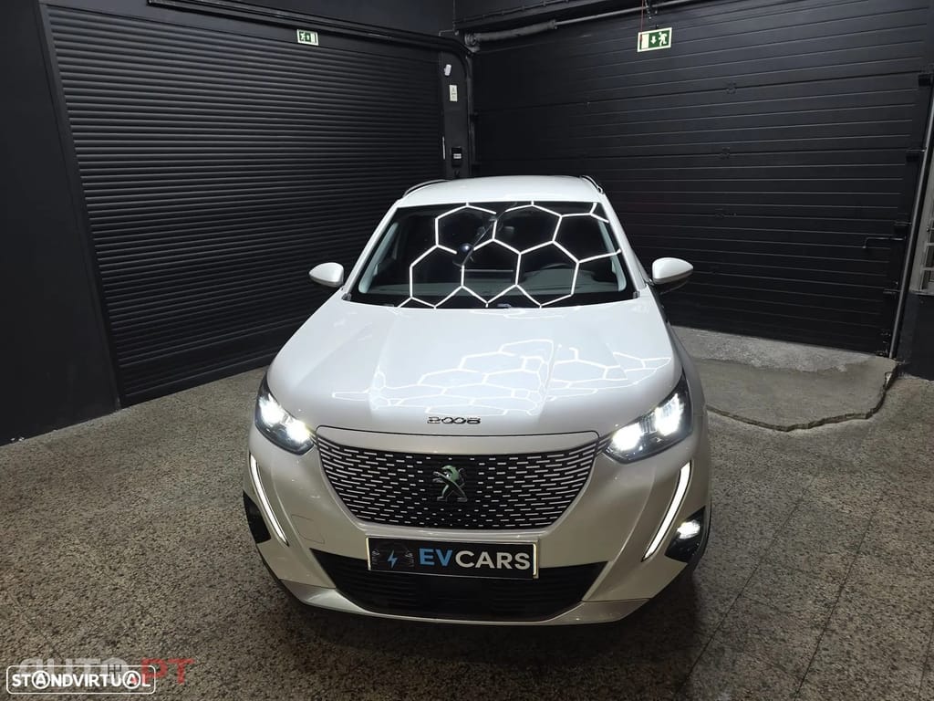 Peugeot E-2008 50 kWh Allure Pack