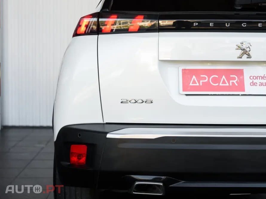 Peugeot 2008 1.2 PureTech Allure EAT8
