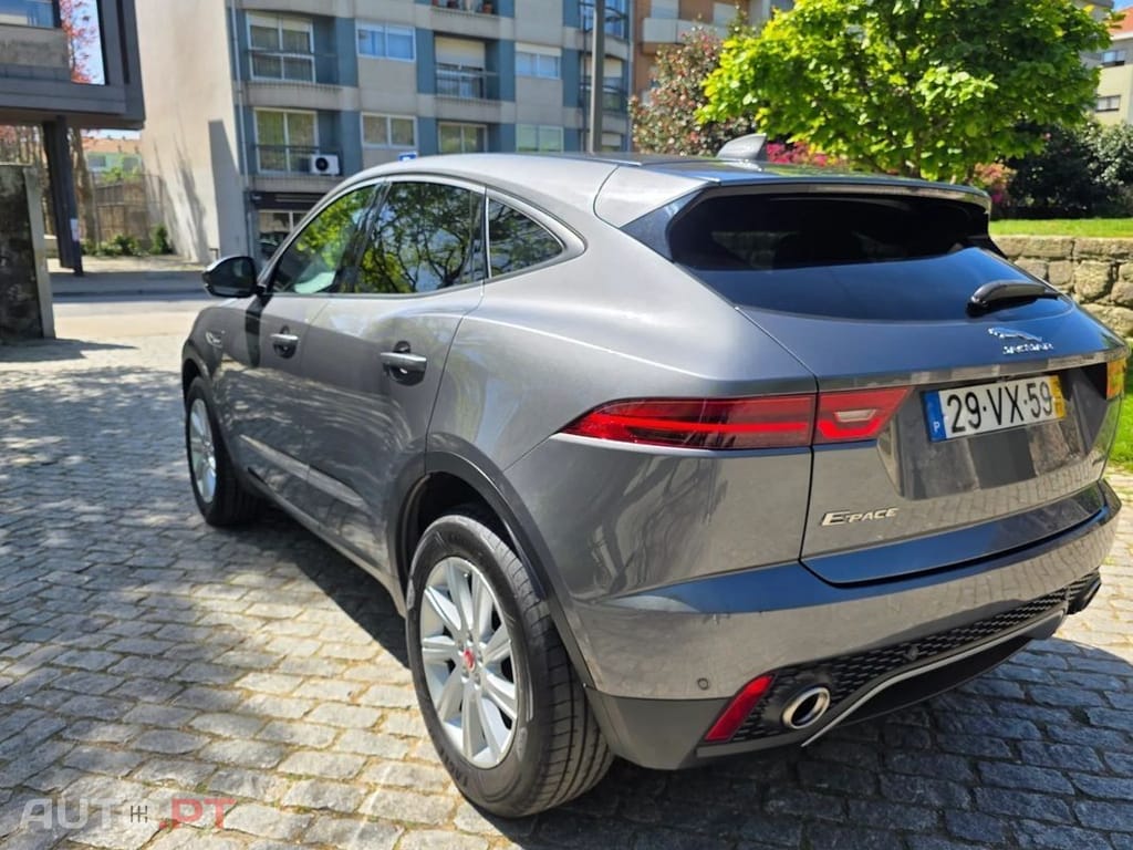 Jaguar E-Pace 2.0 i4D R-Dynamic S — fotografia 10