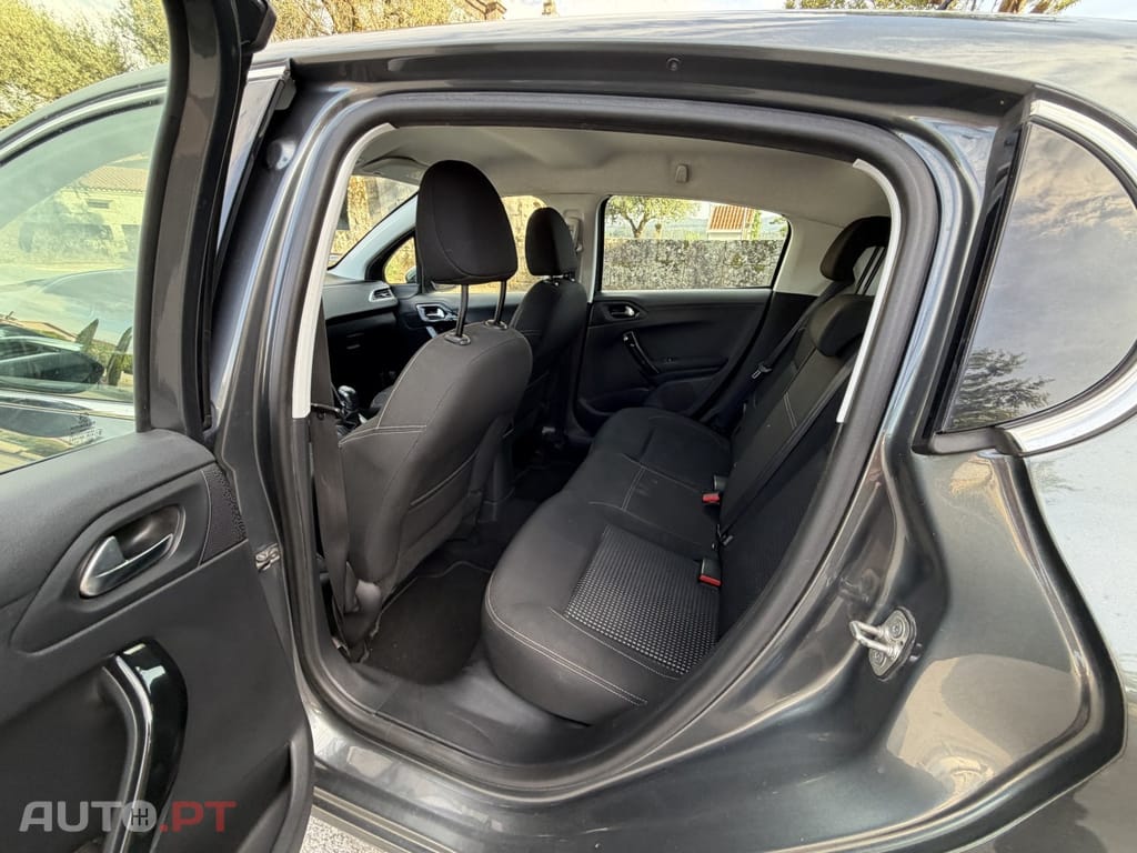 Peugeot 208 1.6 BlueHDi Active
