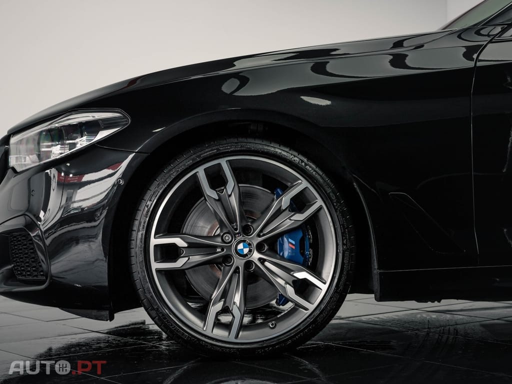 BMW M550 xDrive Auto