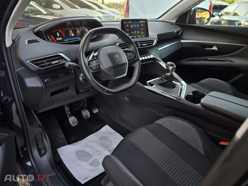 Peugeot 3008 1.5 BlueHDi Style