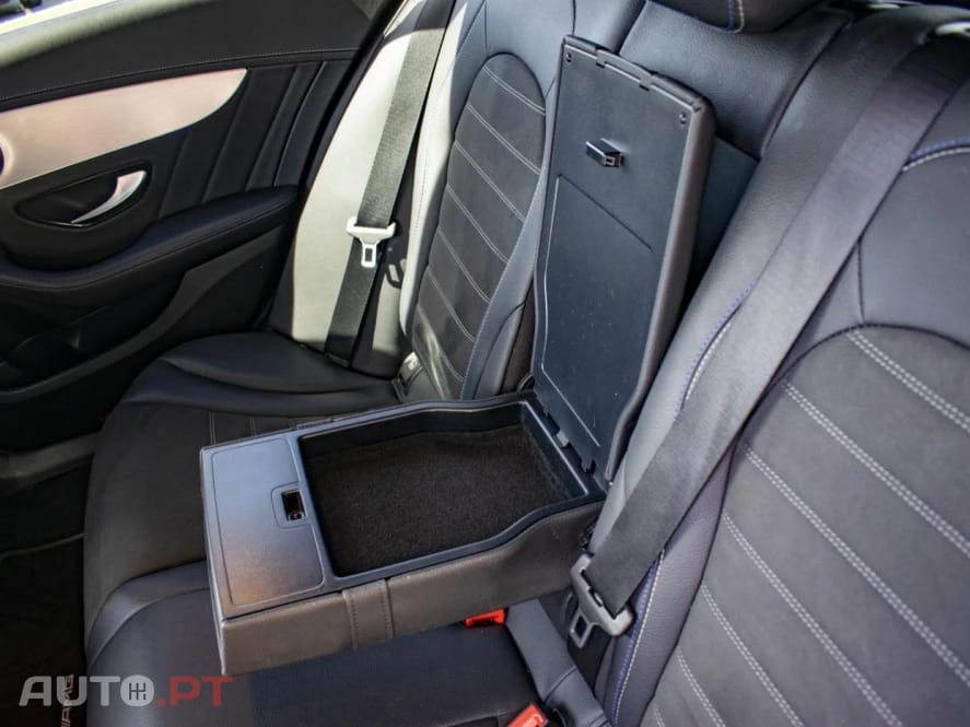 Mercedes-Benz C 300 de AMG Line Night Edition Station