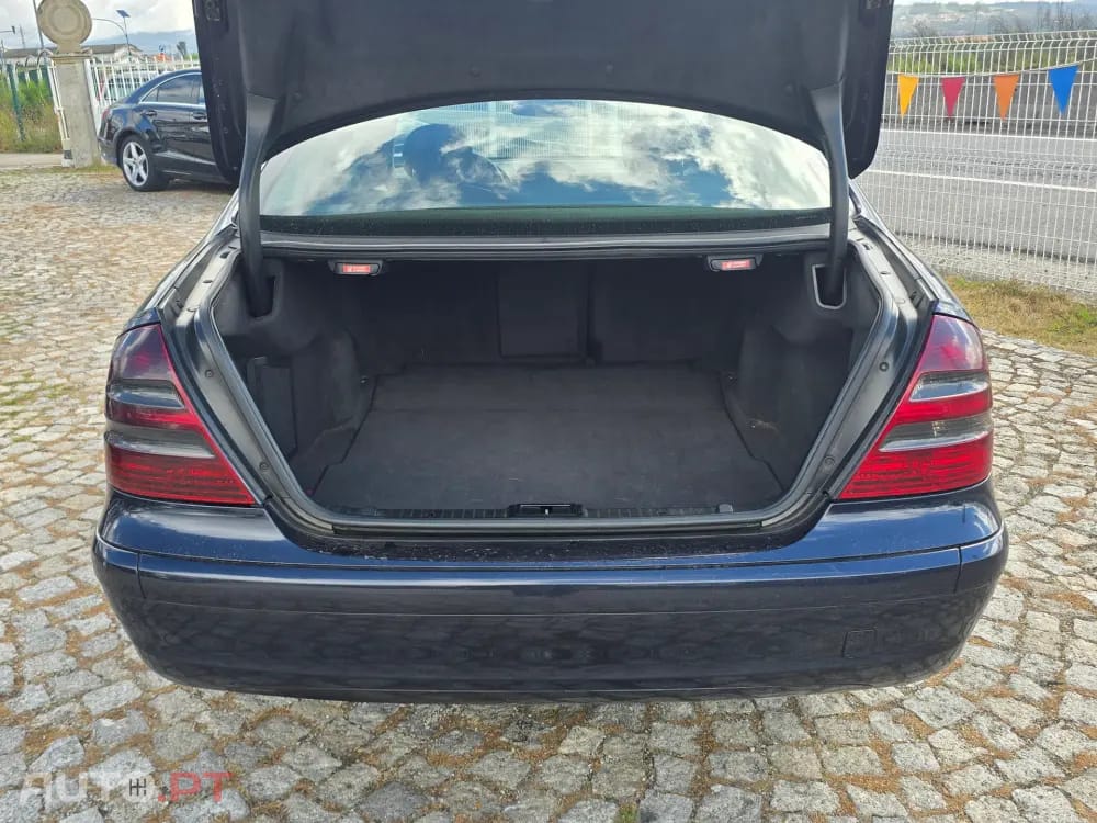 Mercedes-Benz E 200 CDI Classic Aut.