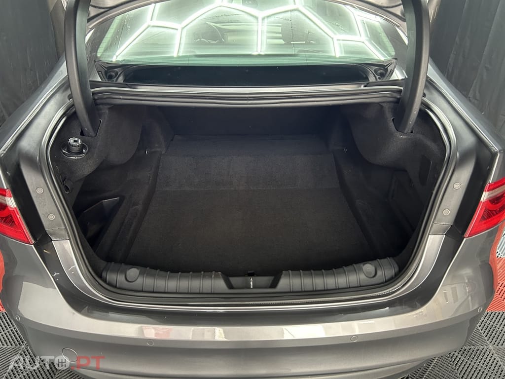 Jaguar XF 2.0 D Prestige Aut.
