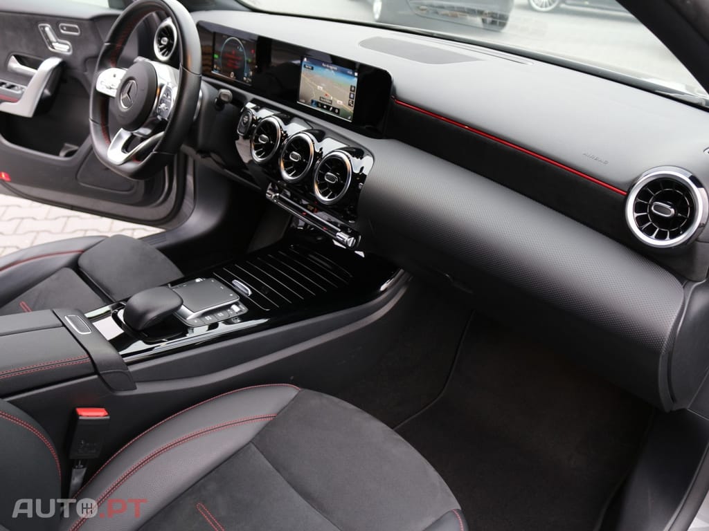 Mercedes-Benz A 250 e AMG Line