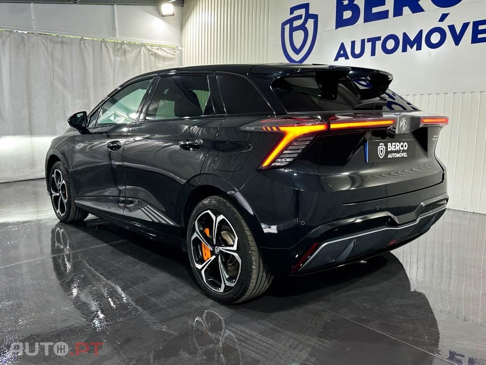 MG MG4 64 kWh XPower Luxury