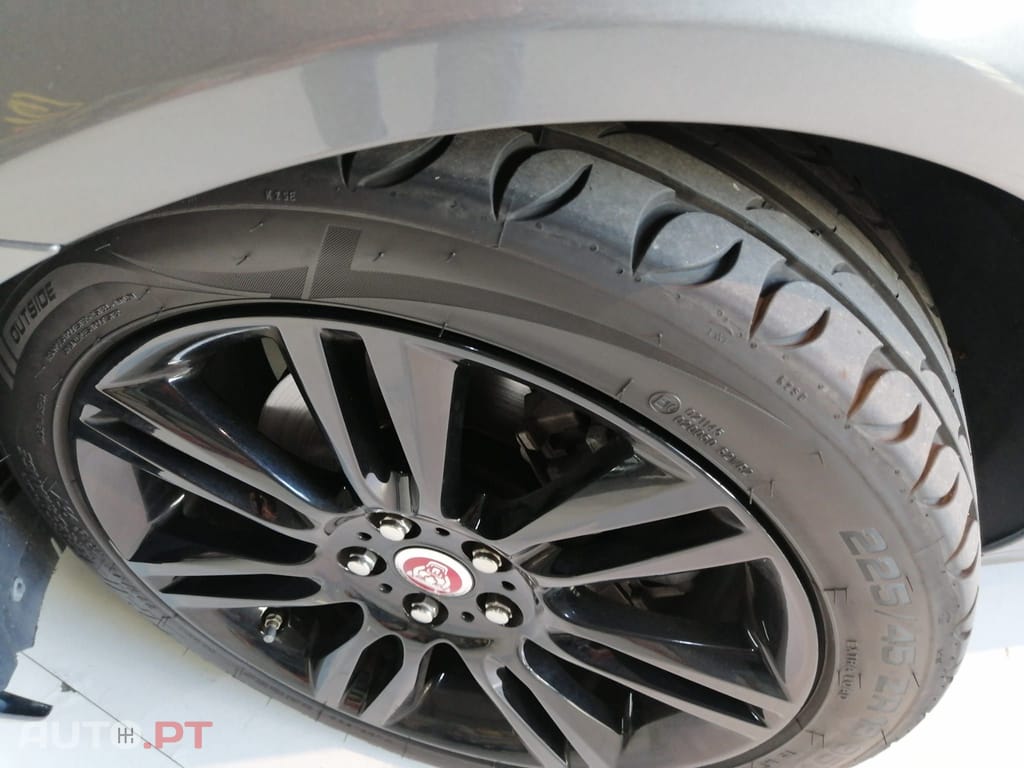 Jaguar XE 2.0D R-SPORT 180CV 