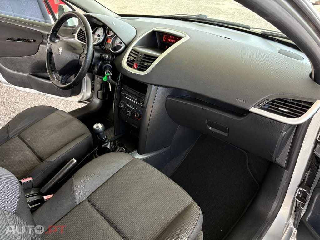 Peugeot 207 1.6 HDi 99g