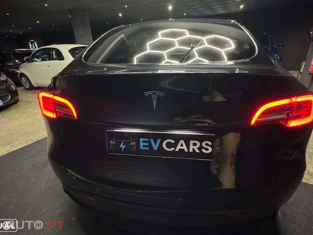 Tesla Model Y RWD