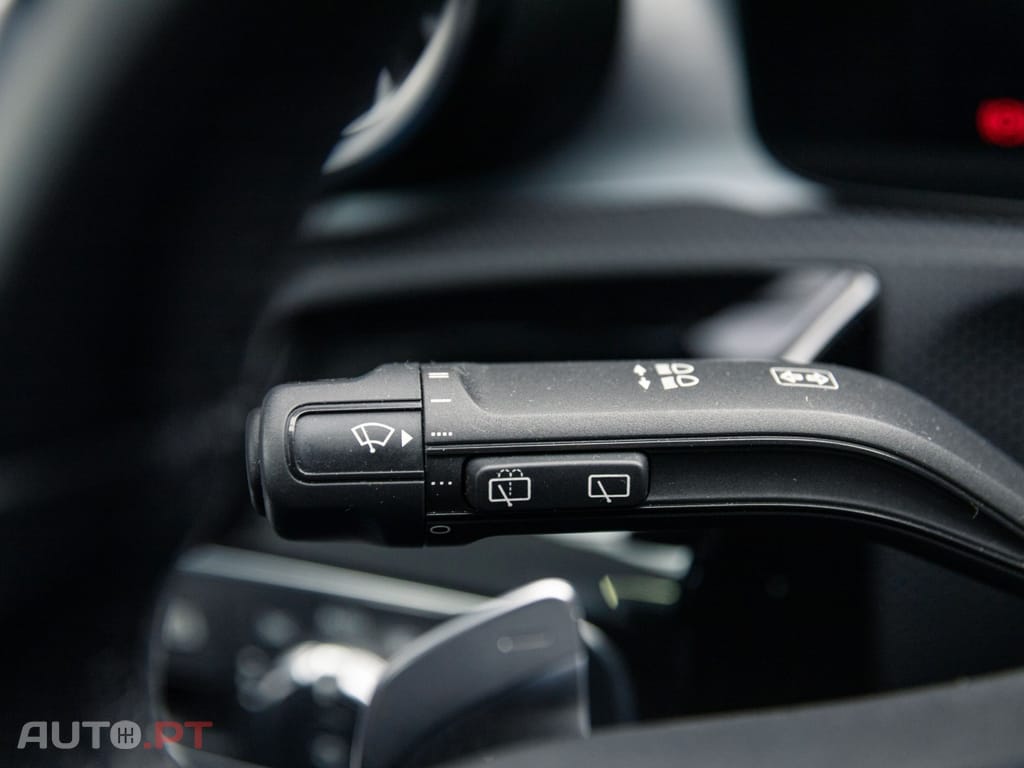 Mercedes-Benz A 250 e AMG Line