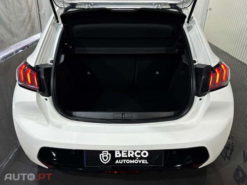 Peugeot E-208 50 kWh Allure Pack