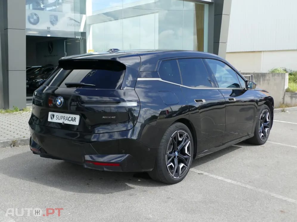 BMW iX xDrive 40 Pack Desportivo