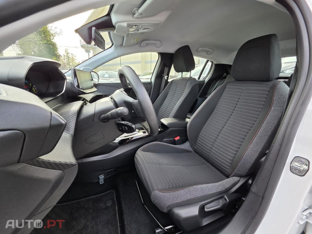 Peugeot E-208 50 kWh Active Pack