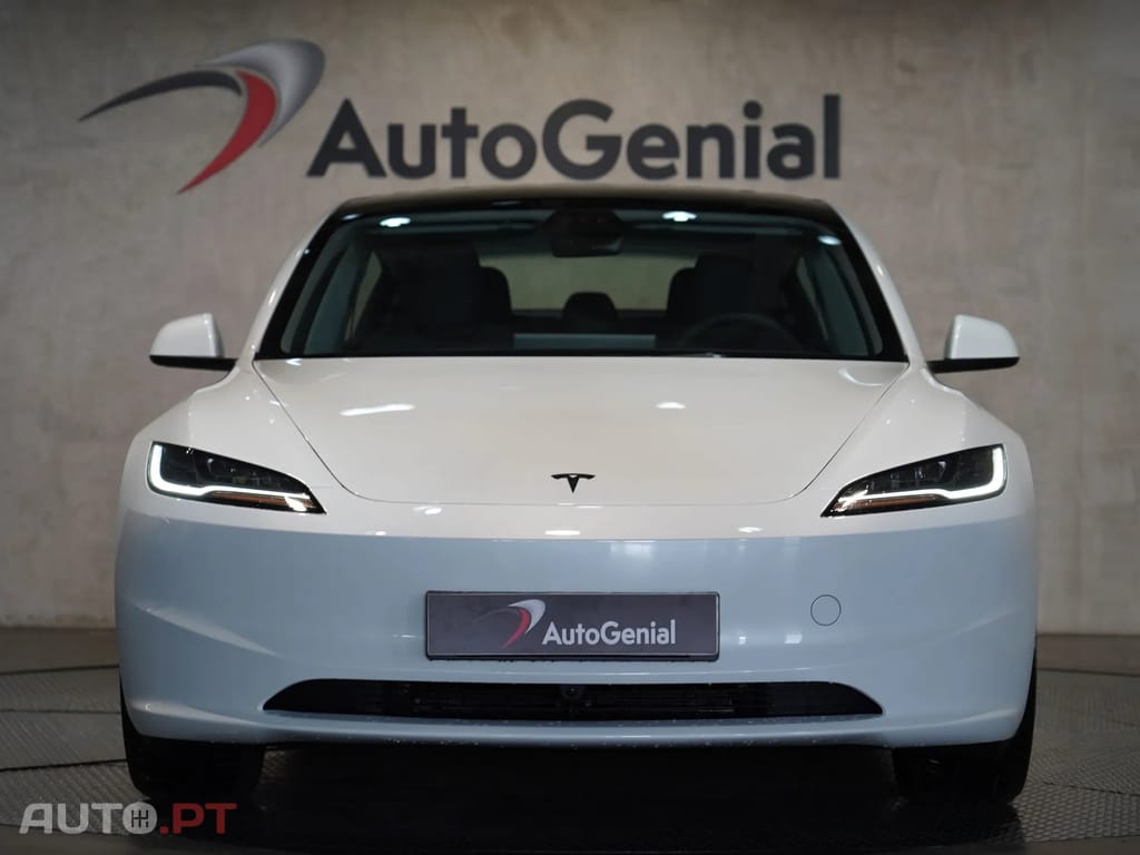 Tesla Model 3 Tração Traseira