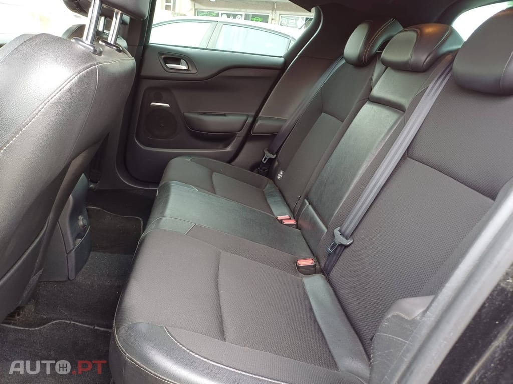 Citroen DS4 1.6 e-HDi So Chic CMP6