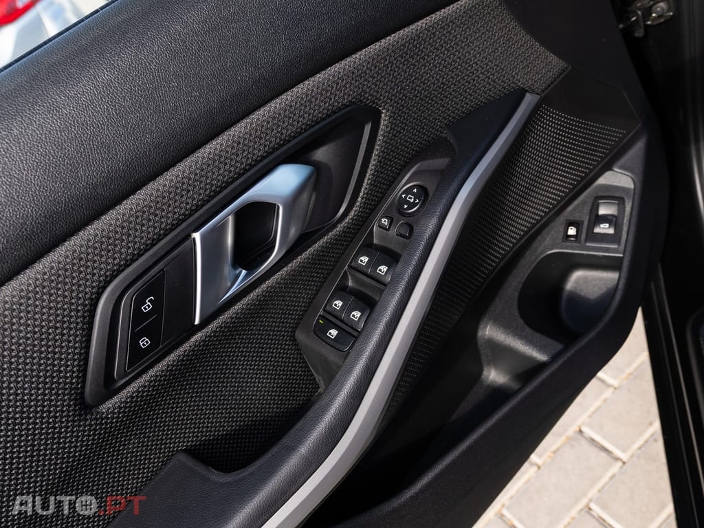 BMW 320 e Auto