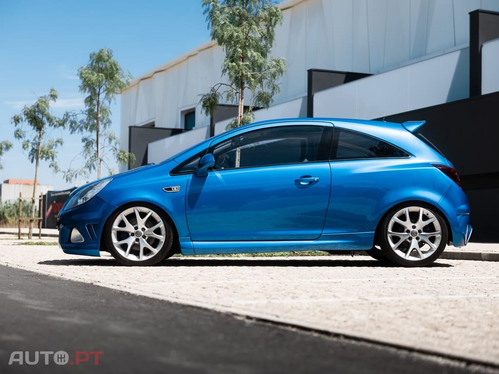 Opel Corsa 1.6 Turbo OPC