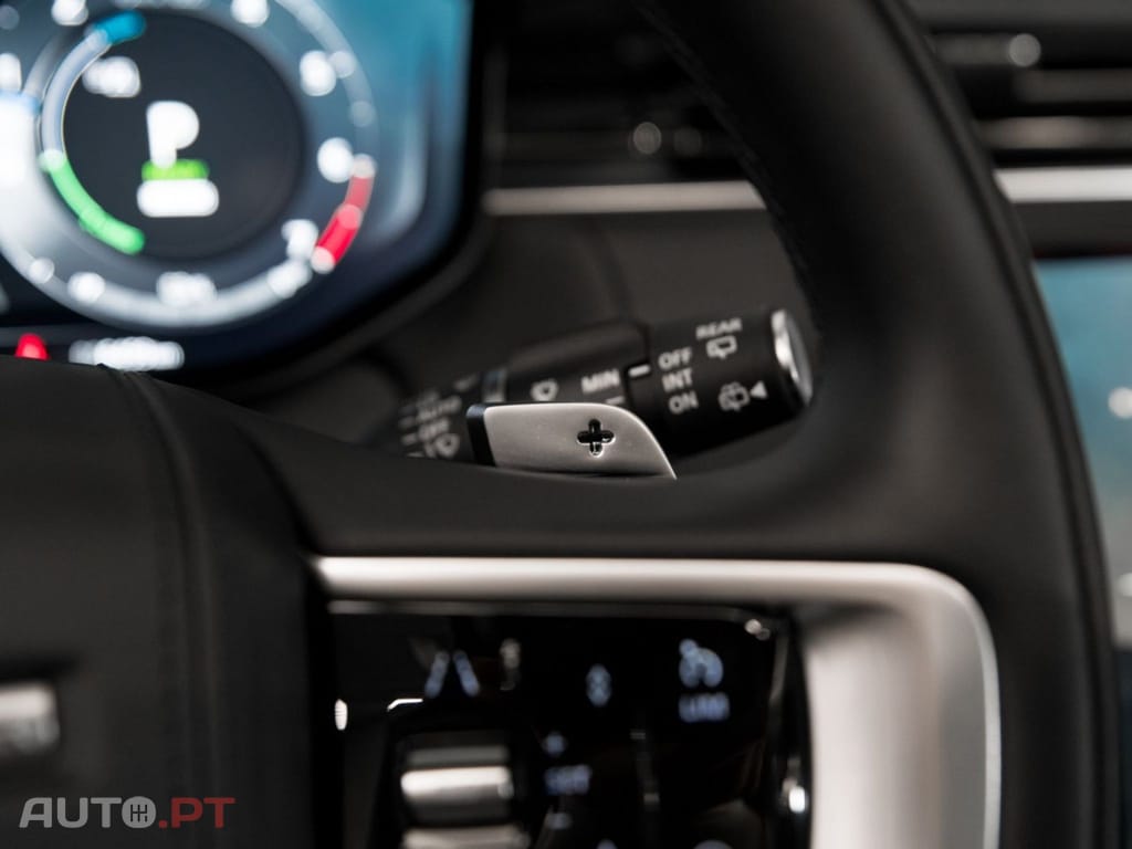 Land Rover Range Rover I.V.A DEDUTIVEL P440e LWB 