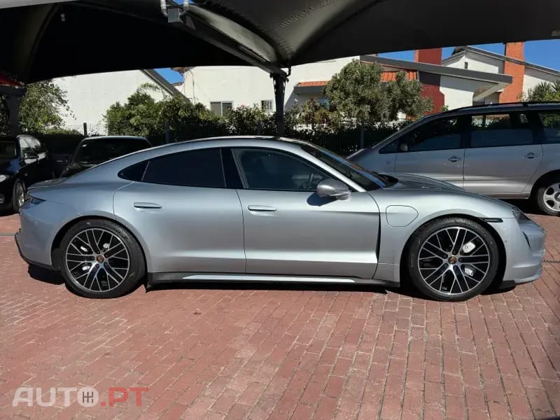 Porsche Taycan Turbo