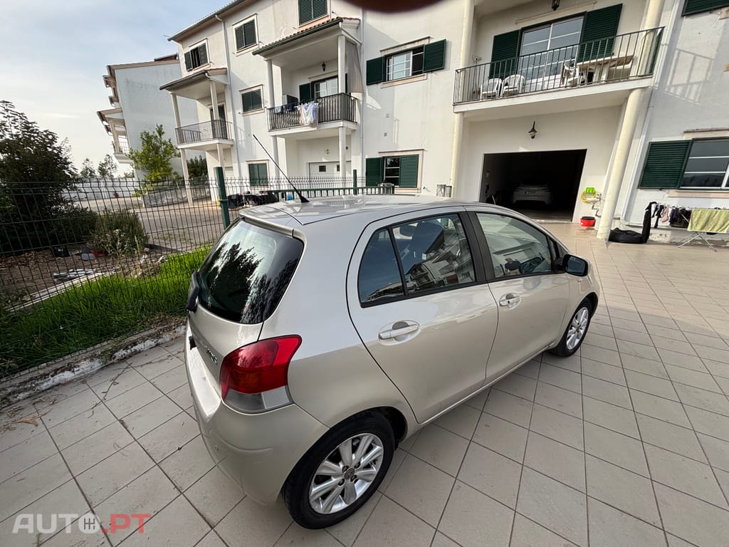 Toyota Yaris C/ GPL. -  1.3 VVT-i High Pack +Navi & GPL