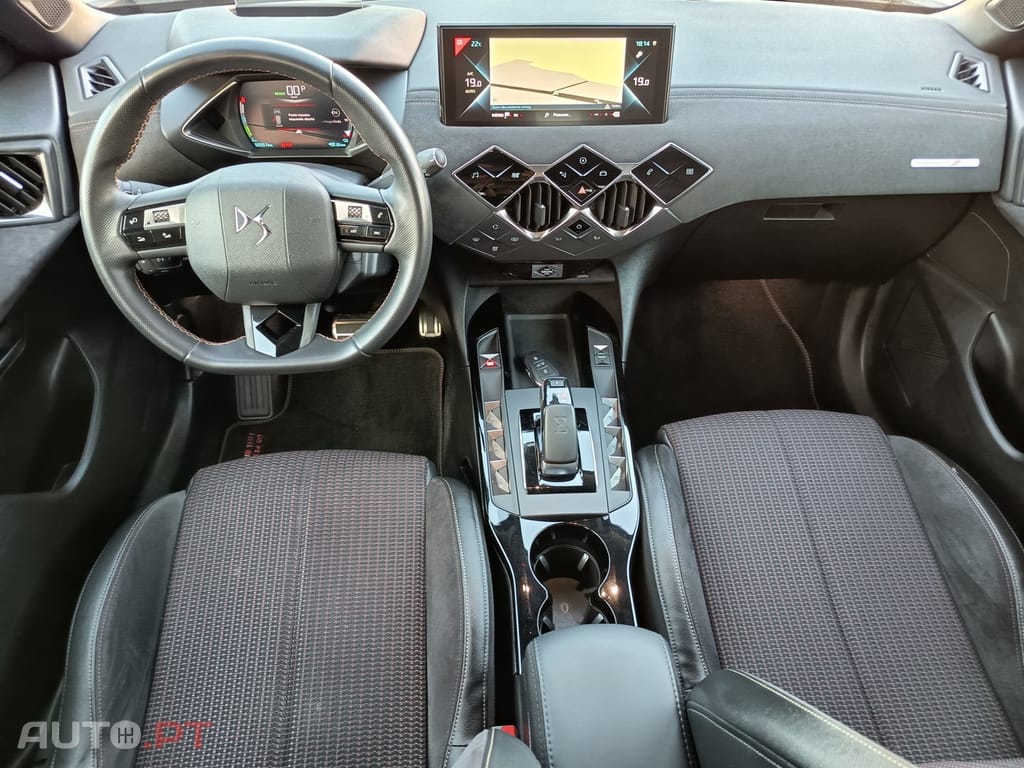 DS DS3 Crossback E-Tense Performance Line