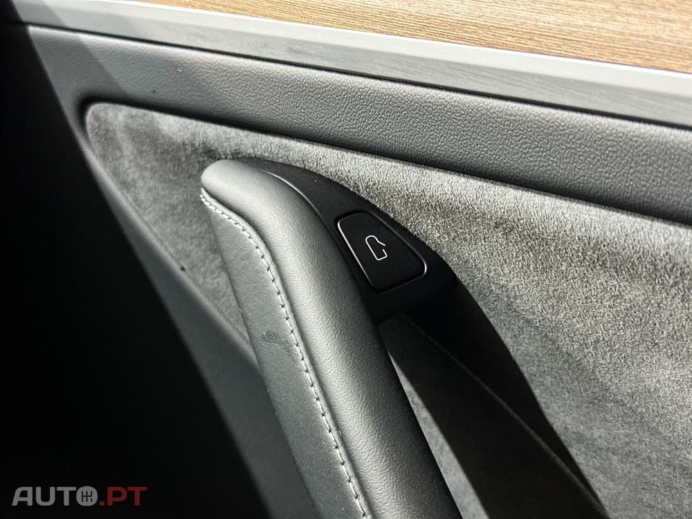 Tesla Model Y Long Range Dual Motor AWD