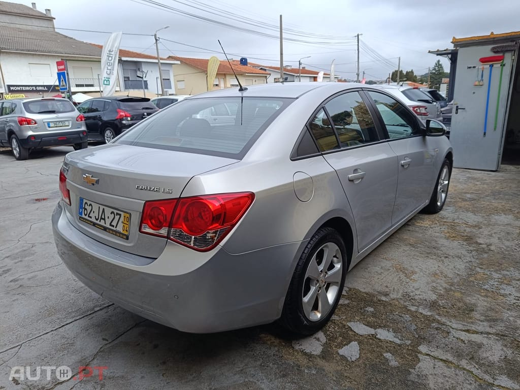 Chevrolet Cruze 1.6 LS