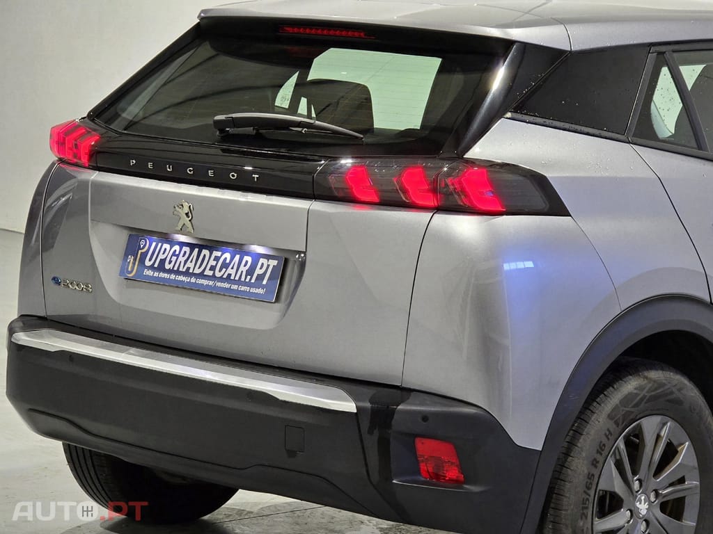 Peugeot E-2008 50 kWh Active Pack