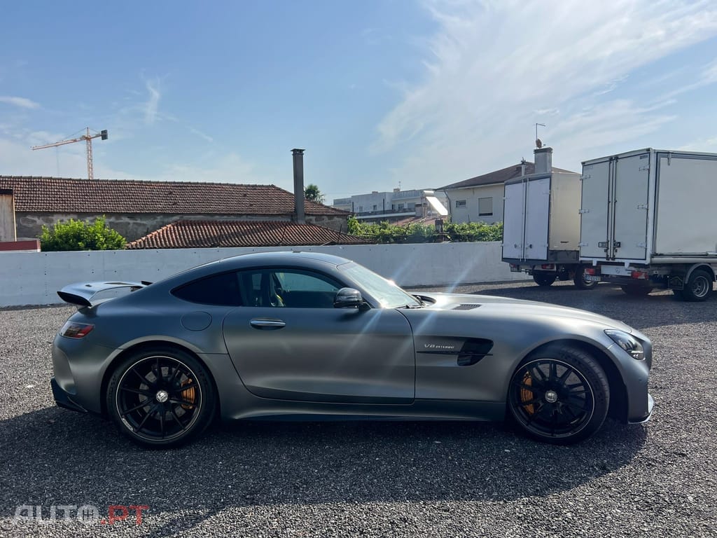 Mercedes-Benz AMG GT R
