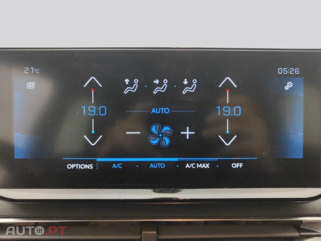 Peugeot 3008 1.5 BlueHDi Active Pack EAT8 I.V.A DEDUTÍVEL 