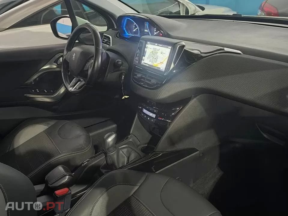 Peugeot 2008 1.2 PureTech Allure