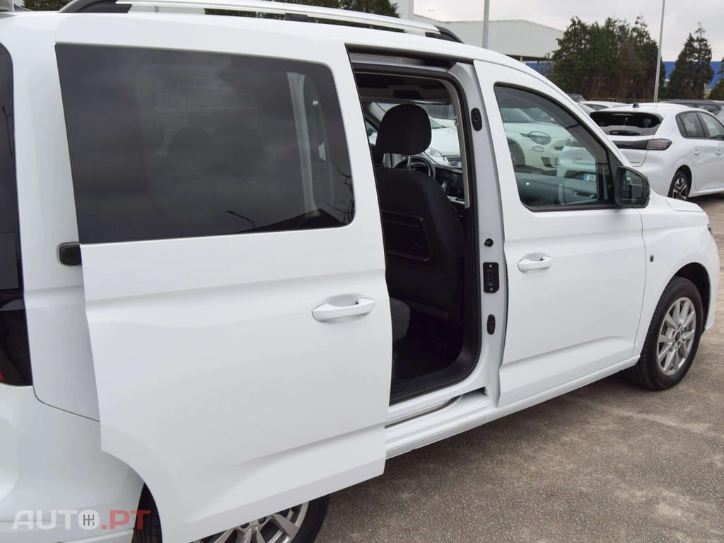 Ford Tourneo 2.0 TDCi Titanium 5 lugares