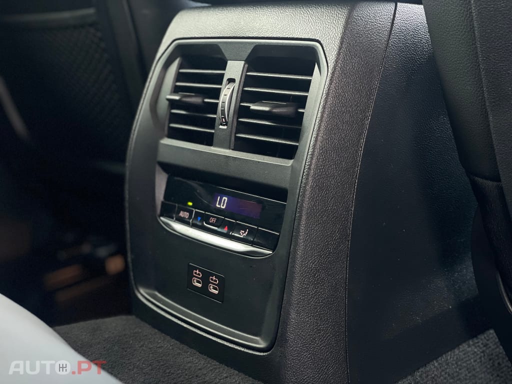 BMW 330 e Touring Pack Desportivo M Pro Auto