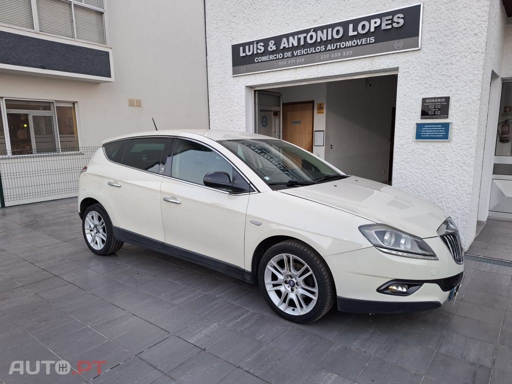 Lancia Delta 1.6 M-Jet Argento