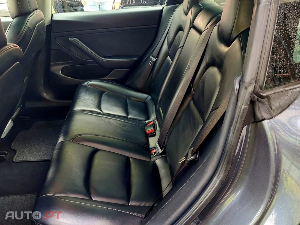 Tesla Model 3 Standard Range Plus RWD