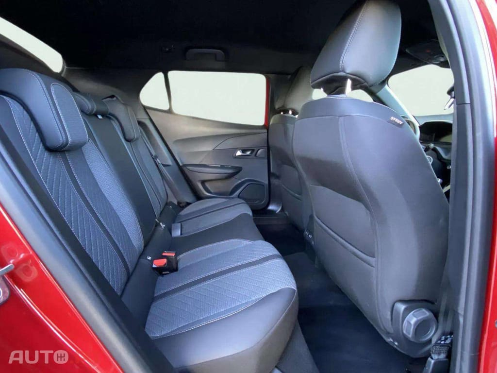 Peugeot 2008 1.2 PureTech Allure