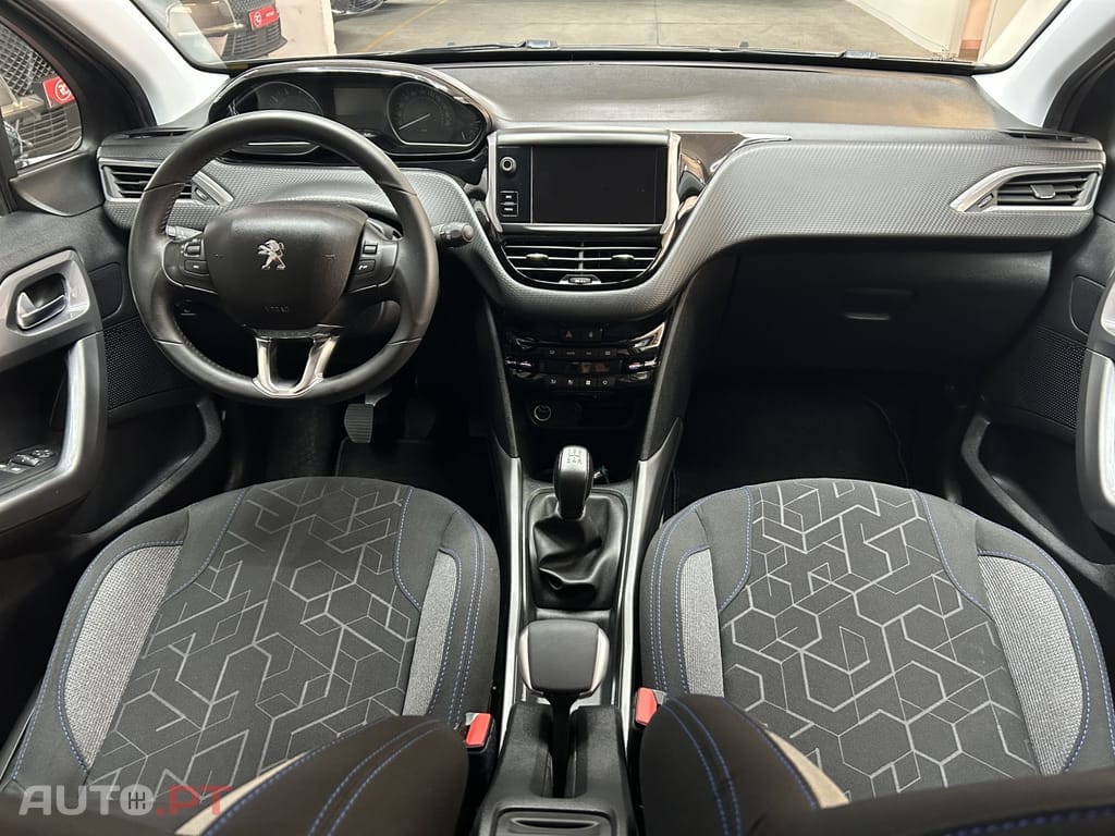 Peugeot 2008 1.2 PureTech Style