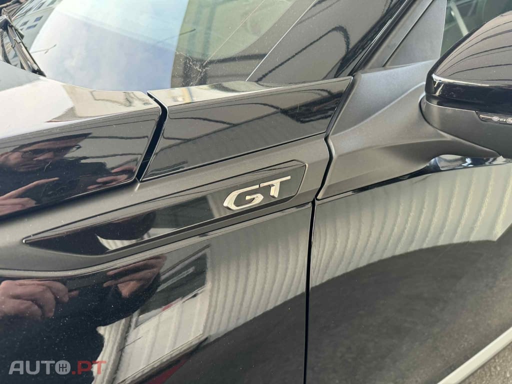 Peugeot 2008 1.2 PureTech GT EAT8