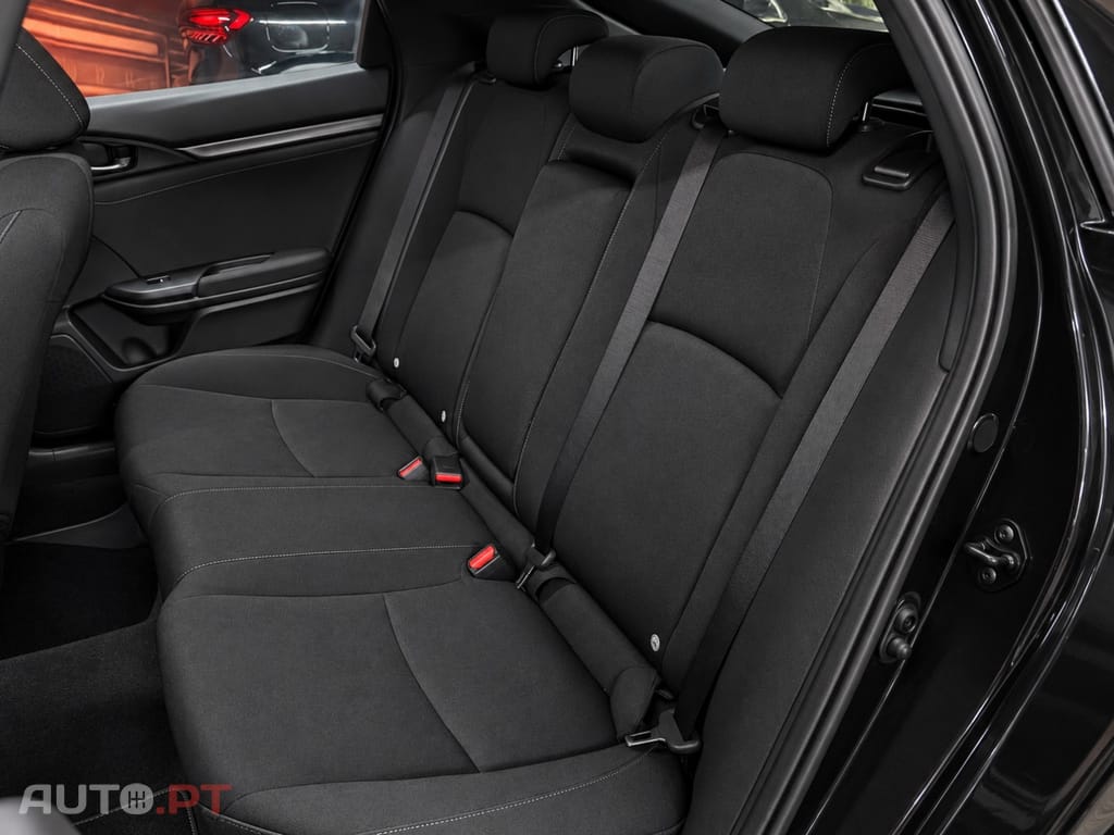 Honda Civic 1.0 i-VTEC Elegance Navi